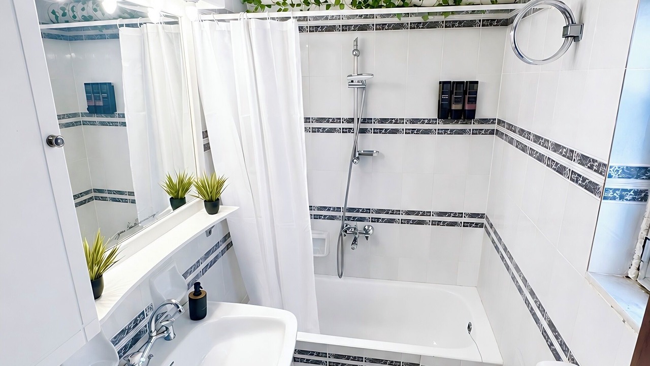 Photo of Bathroom in Omales