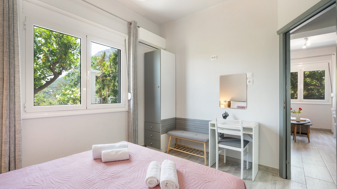 Photo of Bedroom in Salakos