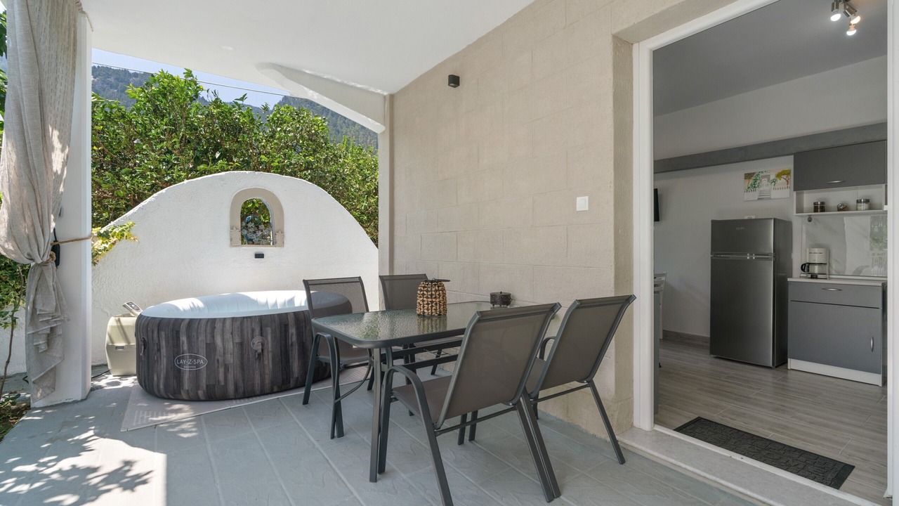 Photo of Outdoor in Salakos