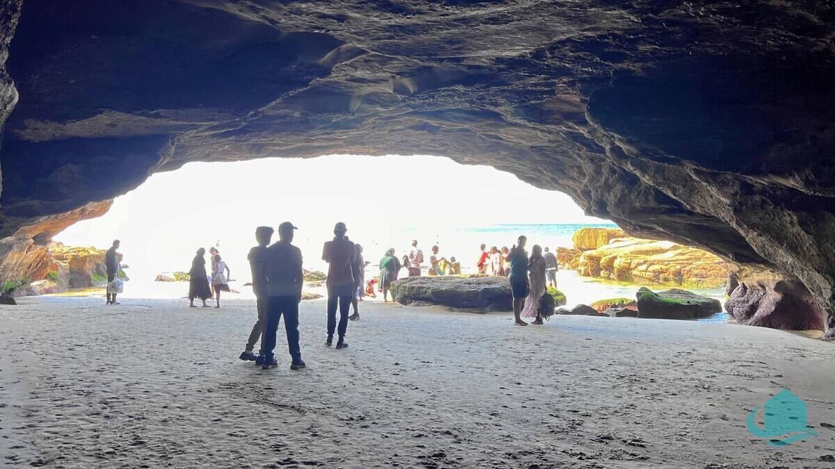 Photo of Others in Caves Beach