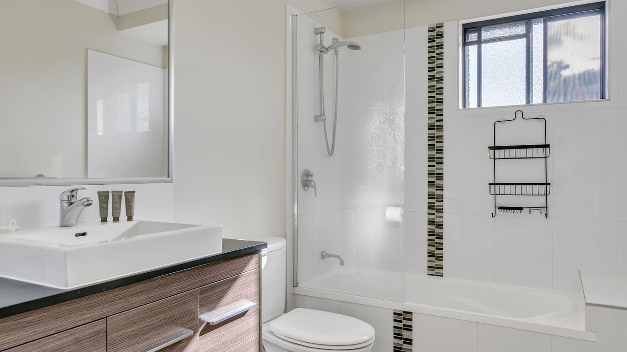 Photo of Bathroom in Kedron