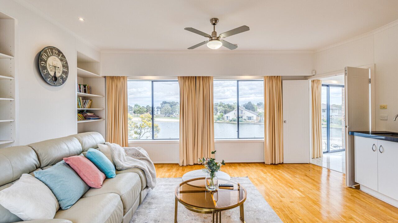 Photo of Livingroom in Sanctuary Lakes