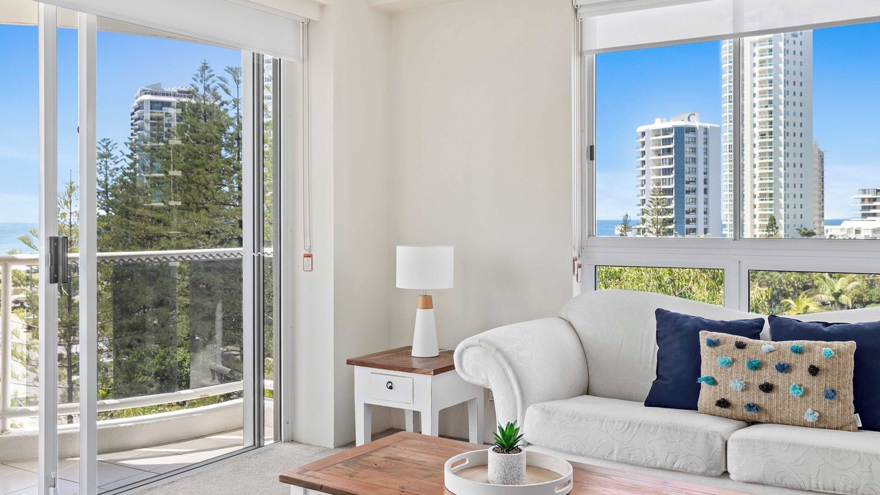 Photo of Livingroom in Main Beach