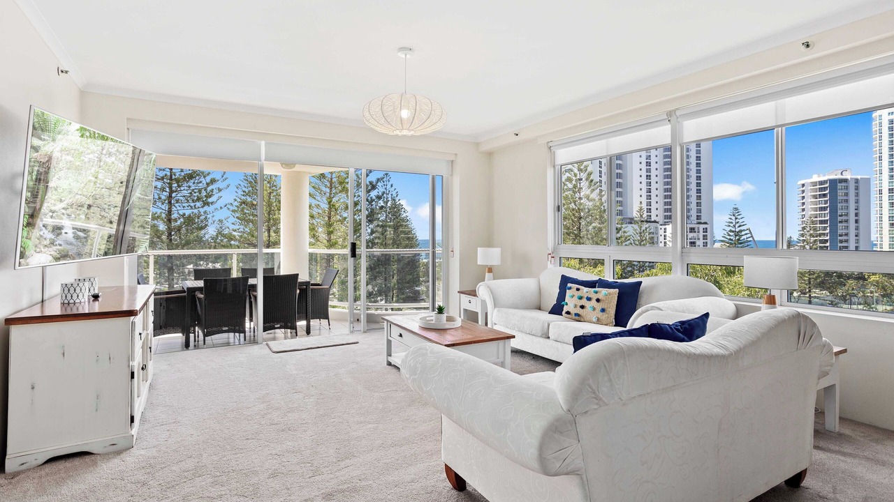 Photo of Livingroom in Main Beach