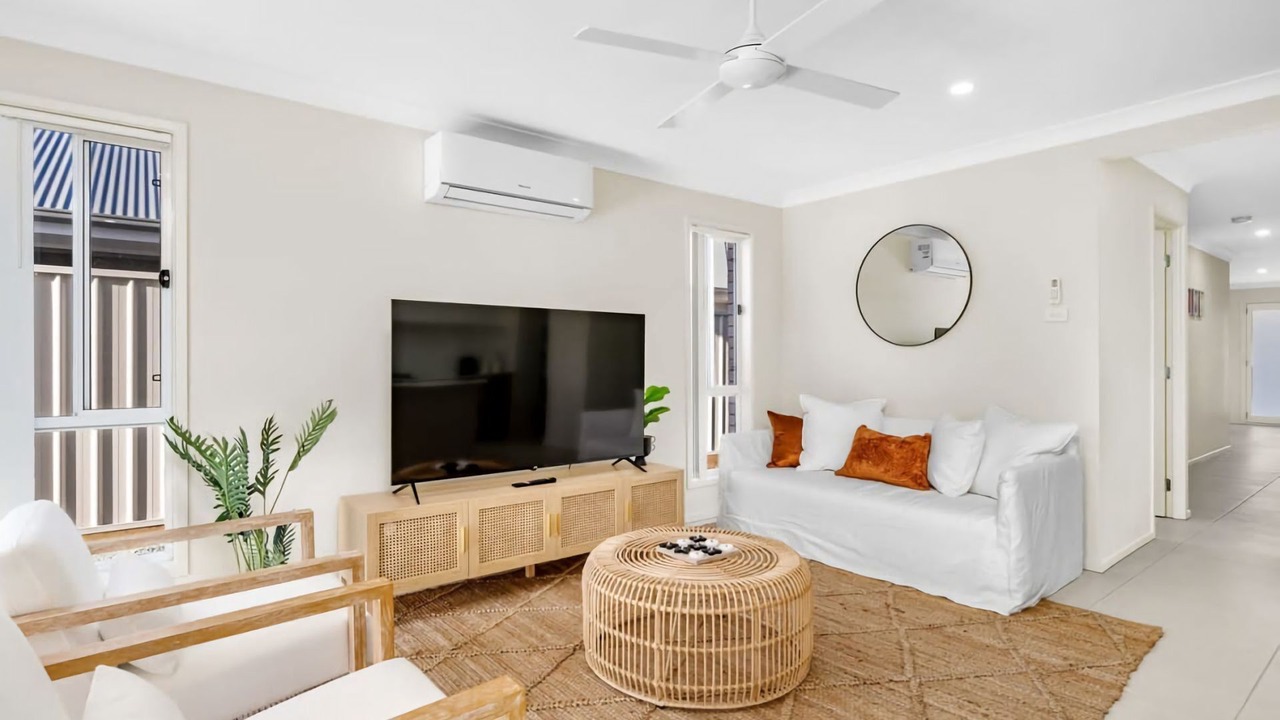 Photo of Livingroom in Salamander Bay
