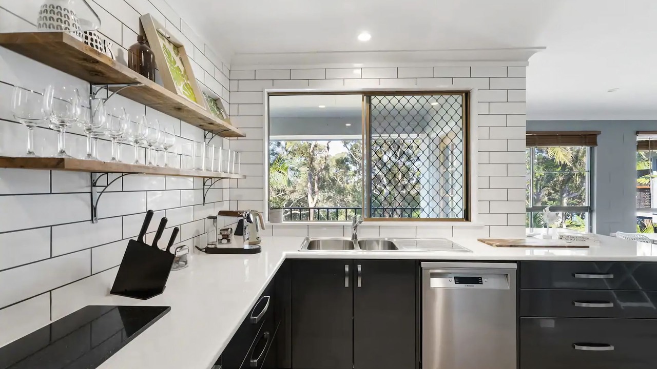 Photo of Kitchen in Lemon Tree Passage