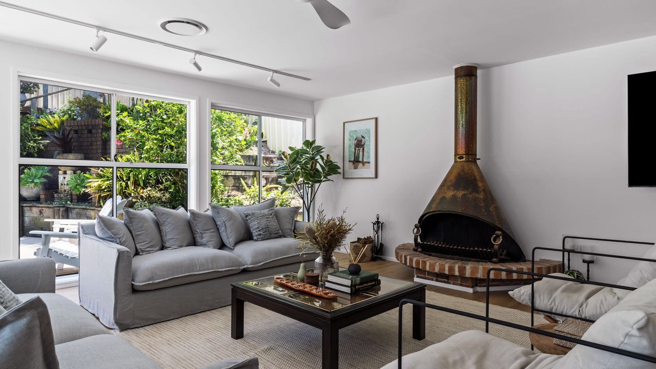Photo of Livingroom in Forresters Beach