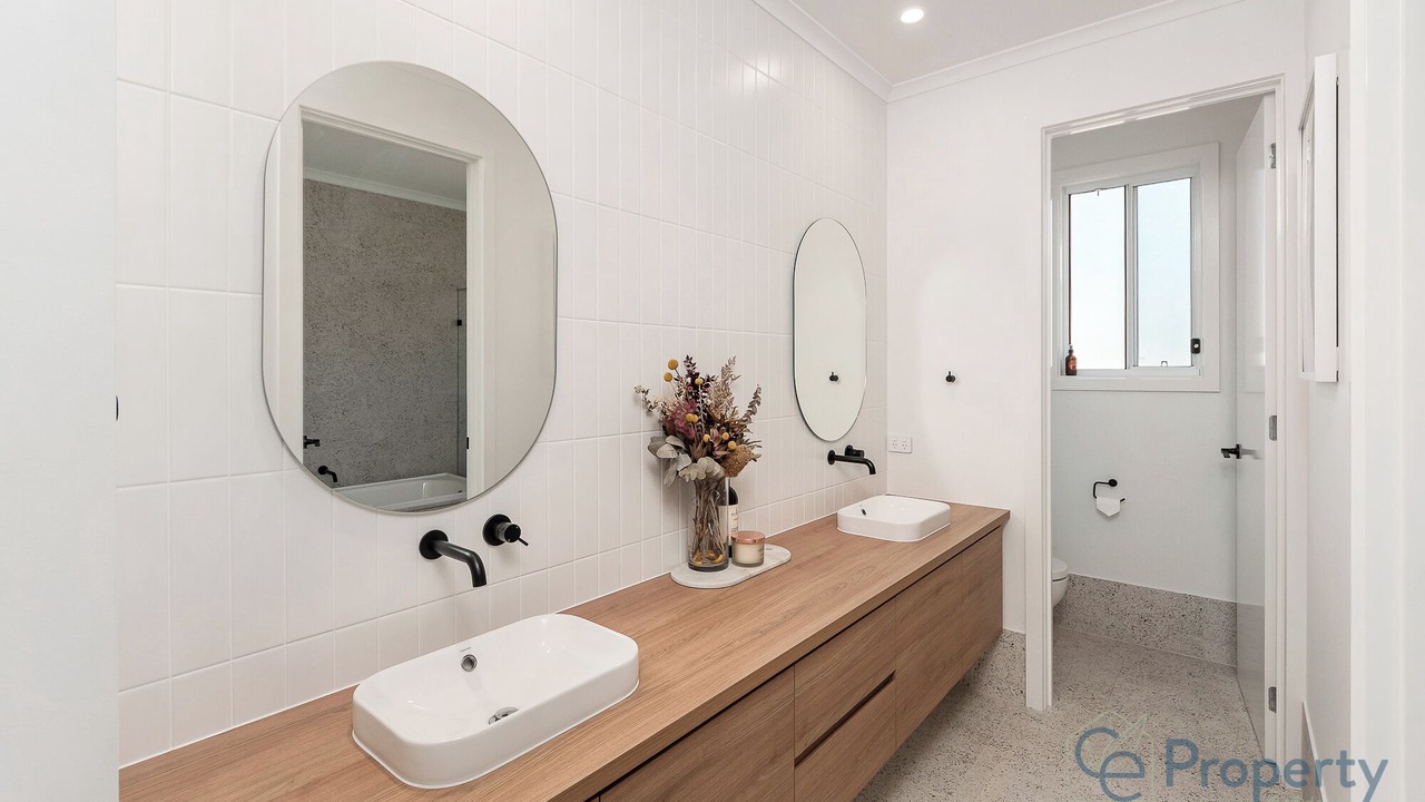 Photo of Bathroom in Walker Flat
