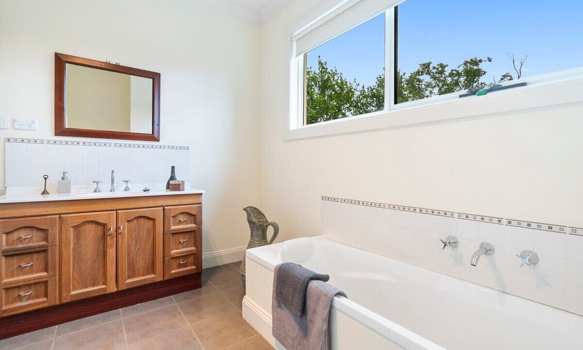 Photo of Bathroom in New Norfolk