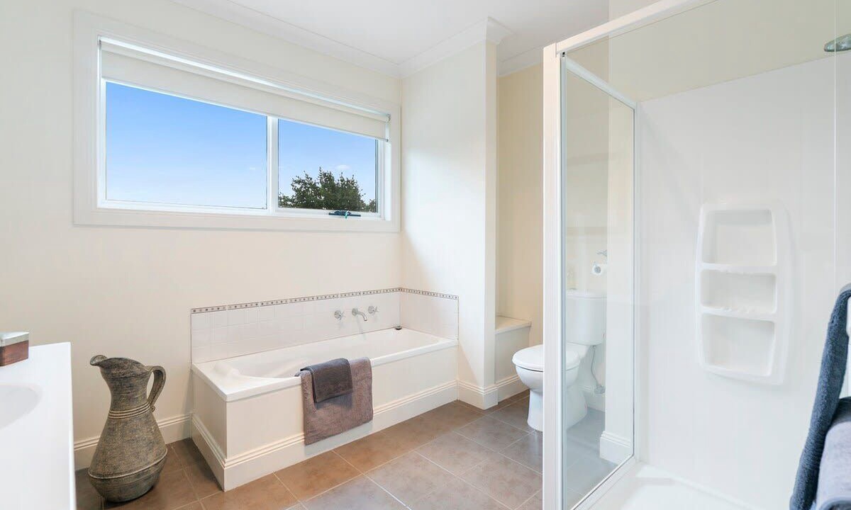 Photo of Bathroom in New Norfolk