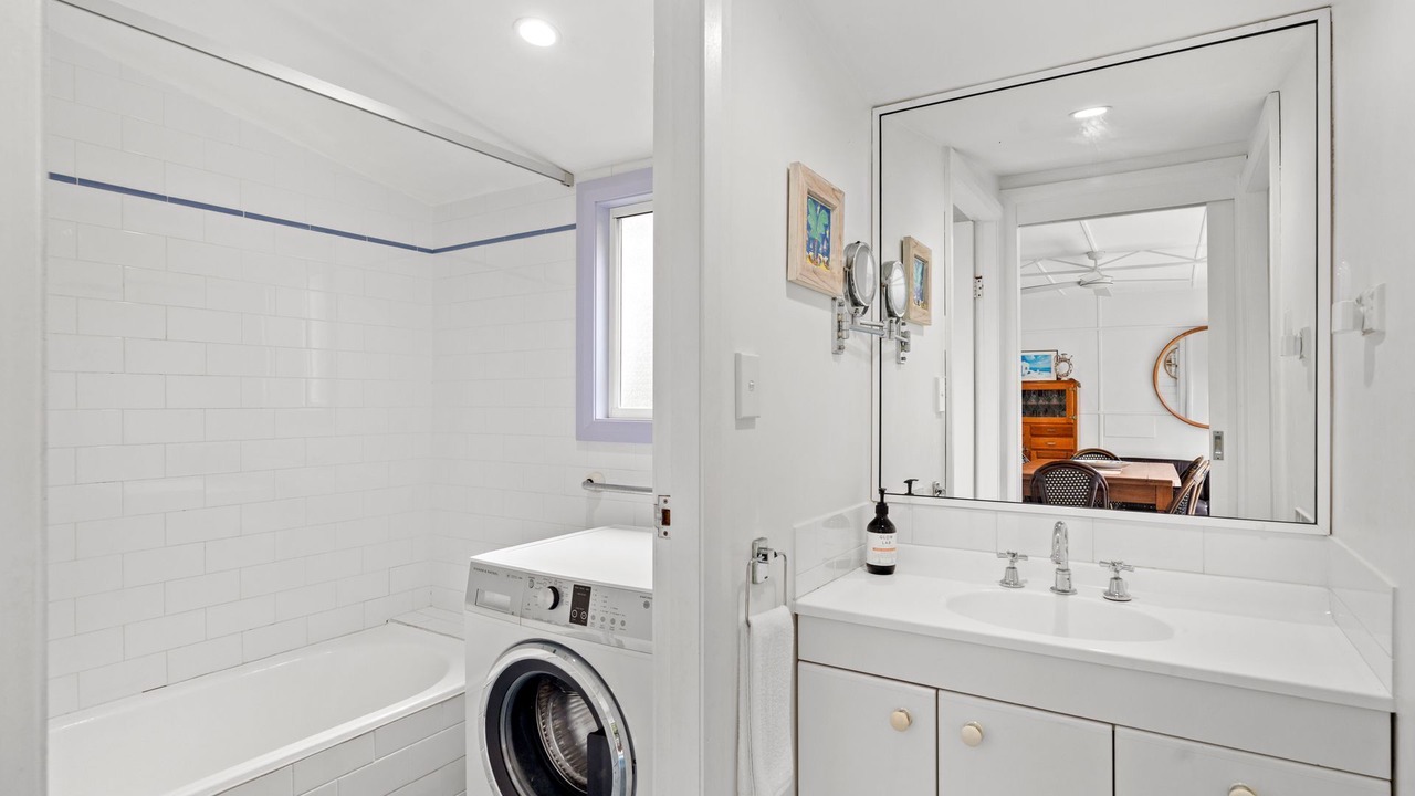 Photo of Bathroom in Bateau Bay
