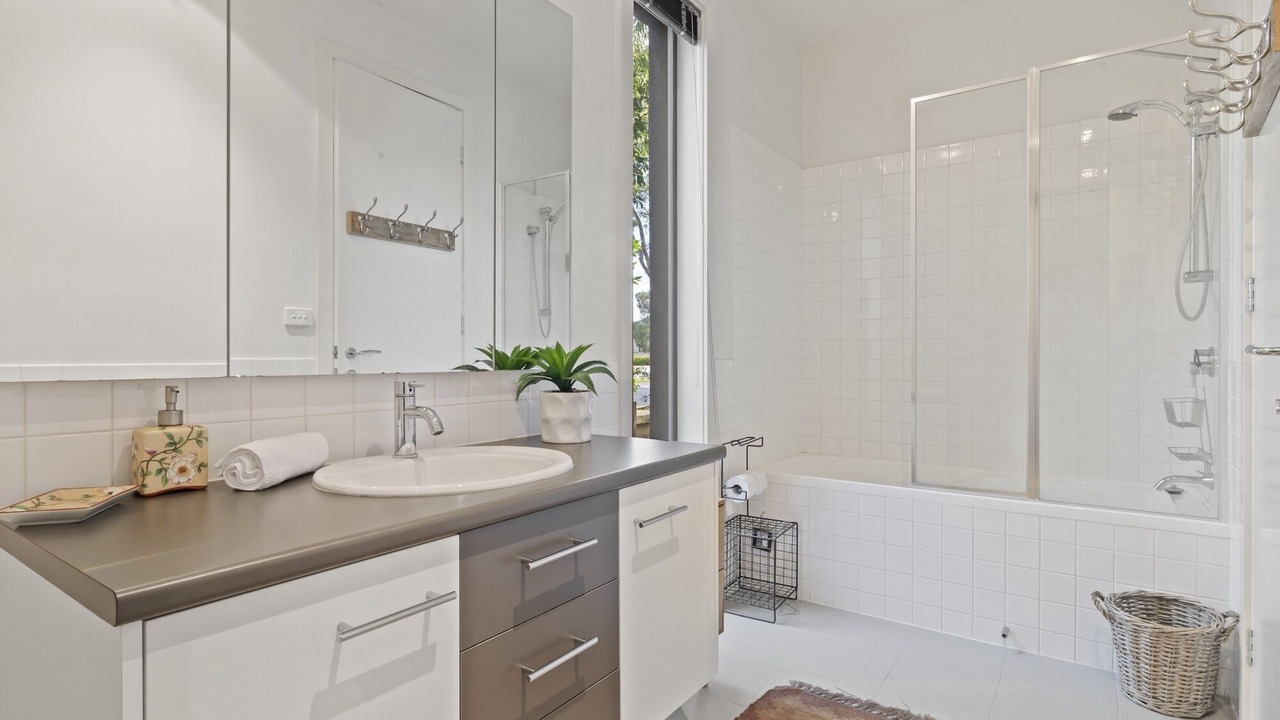 Photo of Bathroom in Sanctuary Lakes