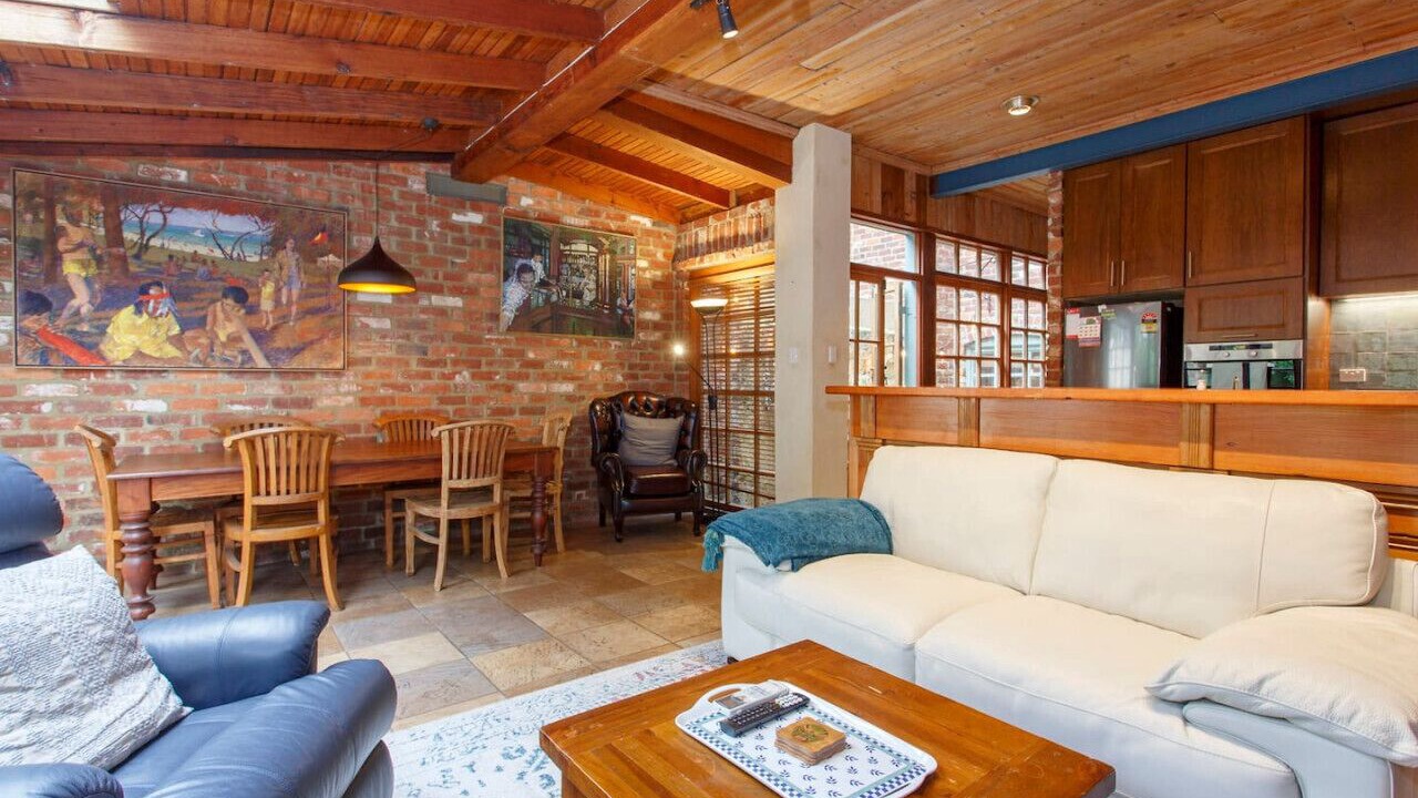 Photo of Livingroom in Beaconsfield