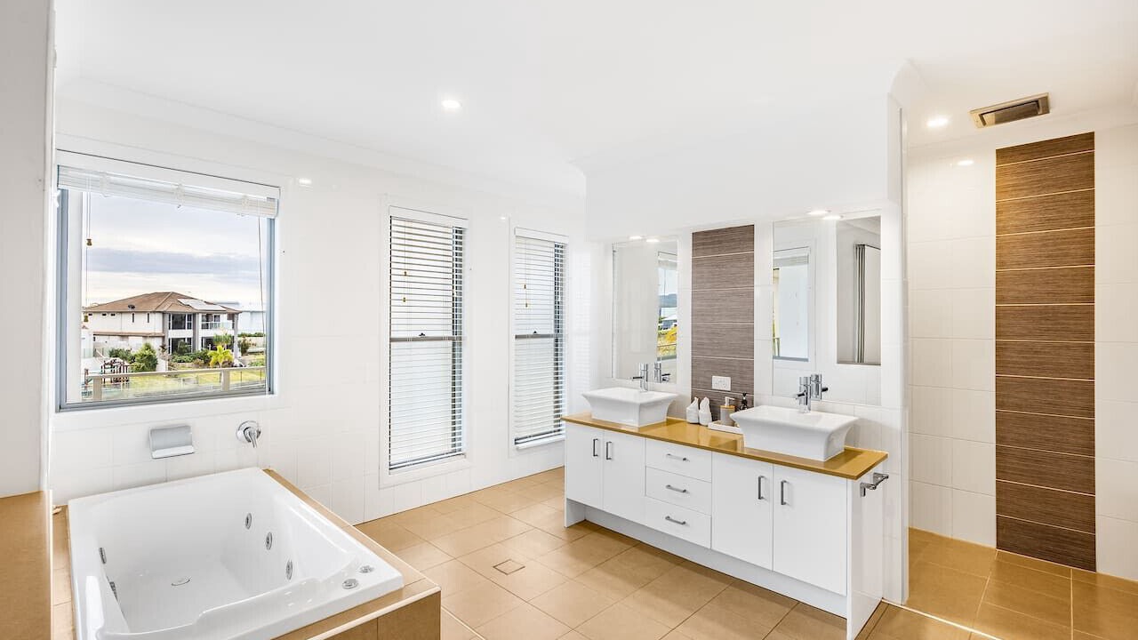 Photo of Bathroom in Helensvale