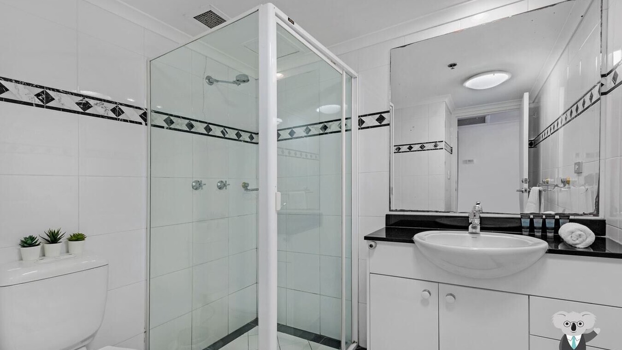 Photo of Bathroom in Haymarket