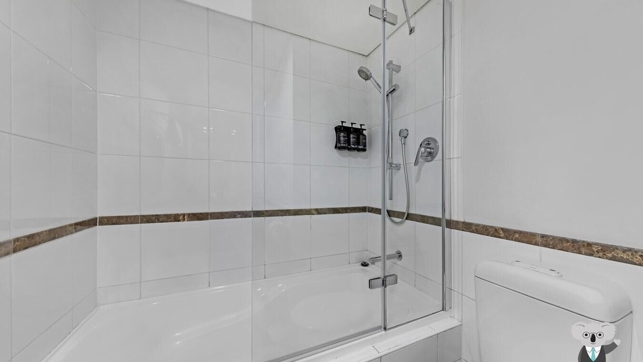 Photo of Bathroom in Haymarket