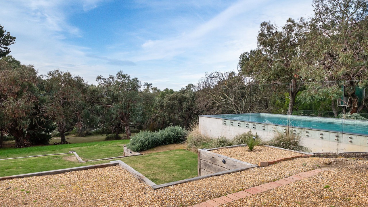 Photo of Outdoor in Red Hill