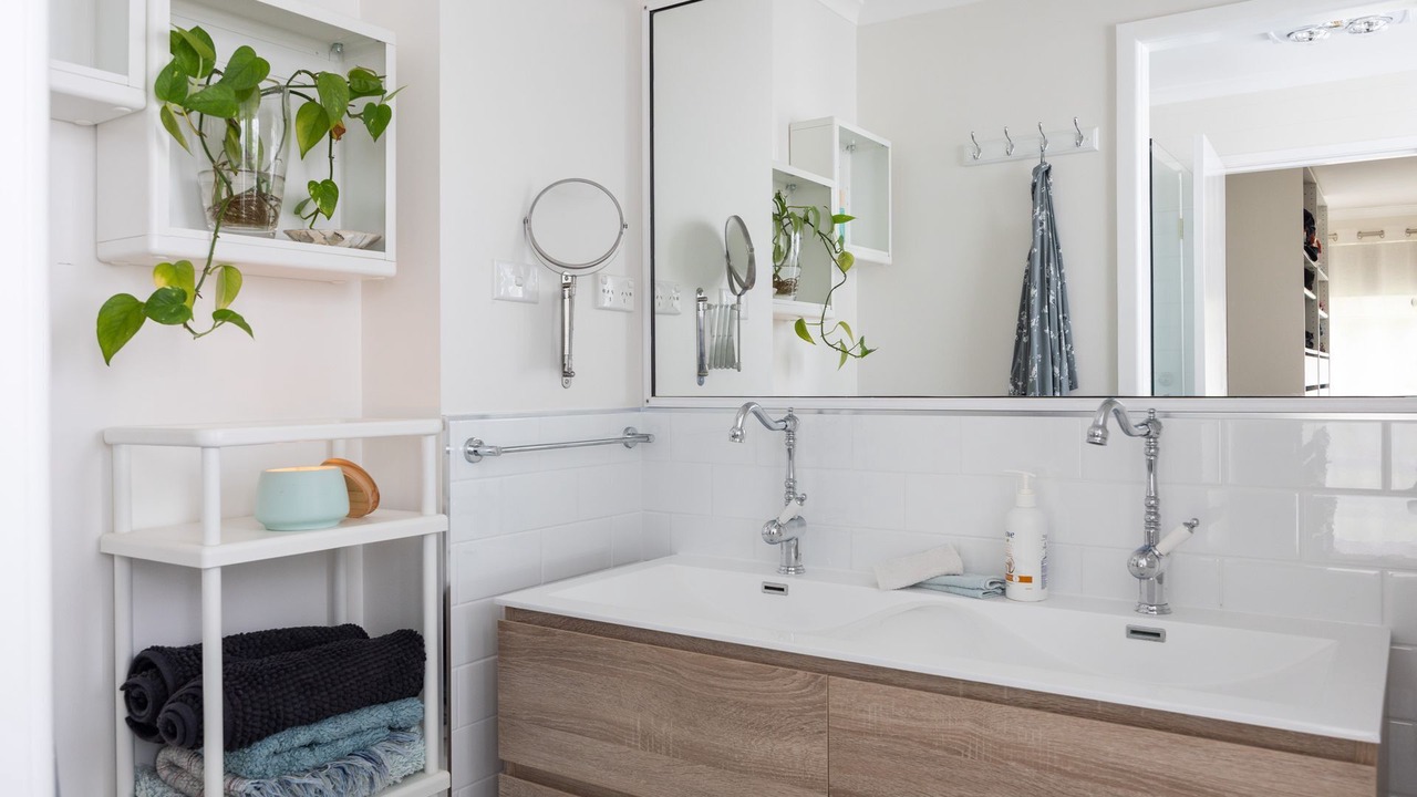 Photo of Bathroom in Narrawallee