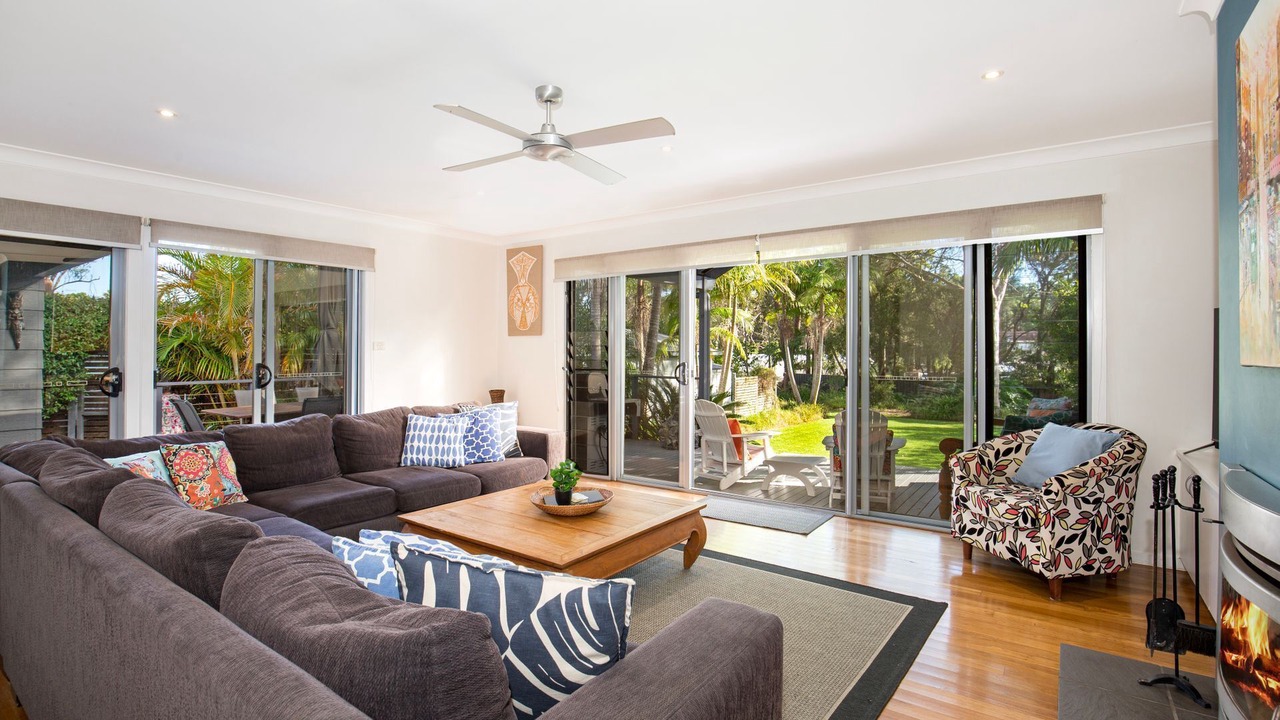 Photo of Livingroom in Erowal Bay