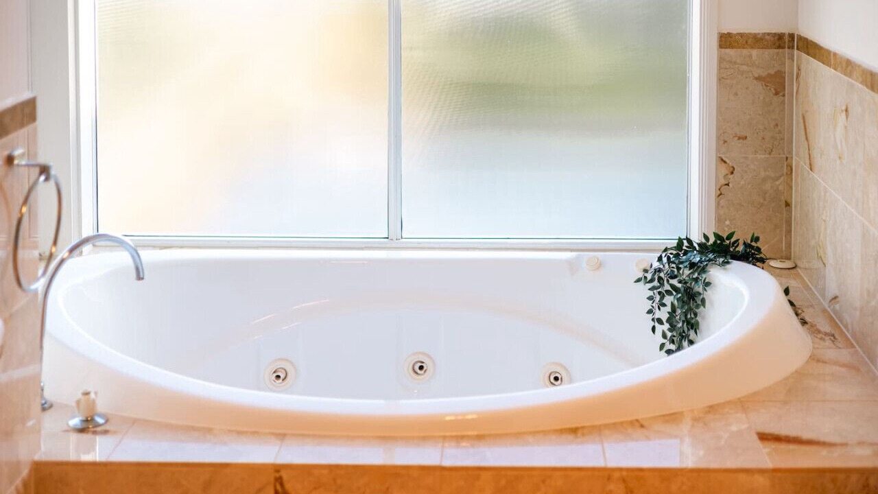 Photo of Bathroom in Sanctuary Lakes