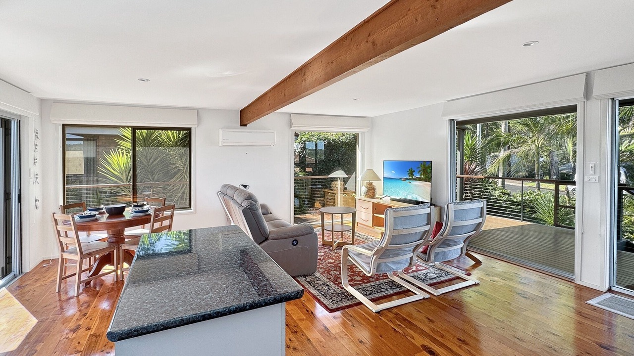 Photo of Livingroom in Surf Beach