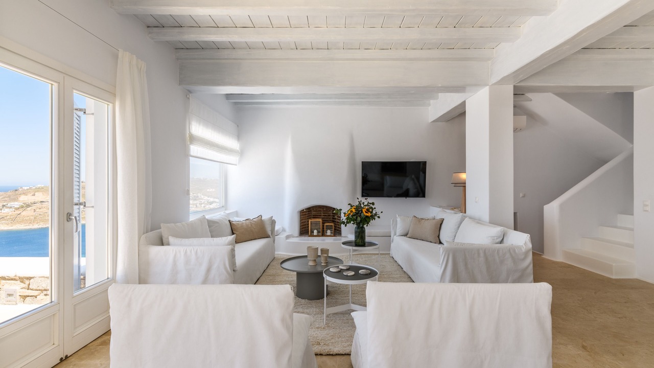 Photo of Livingroom in Ornos