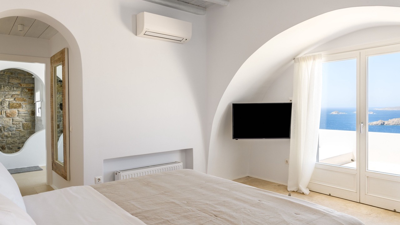 Photo of Bedroom in Ornos