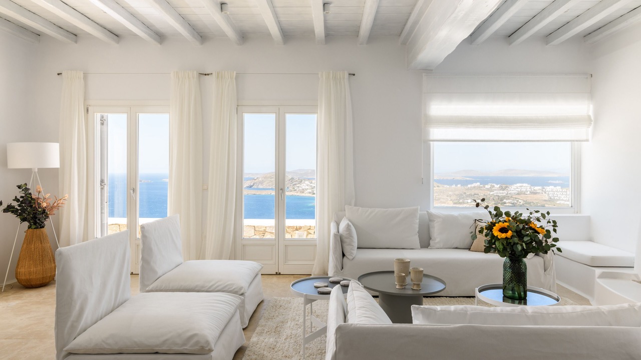 Photo of Livingroom in Ornos
