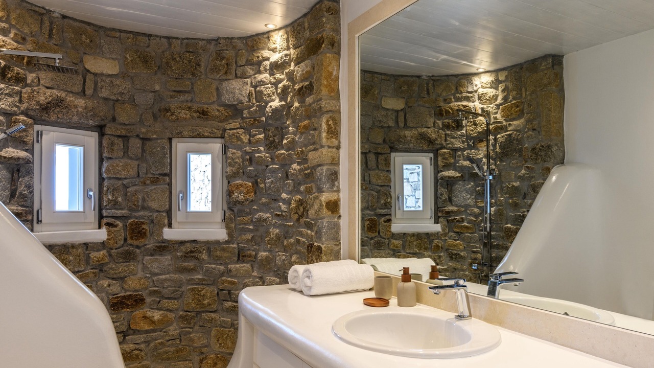 Photo of Bathroom in Ornos