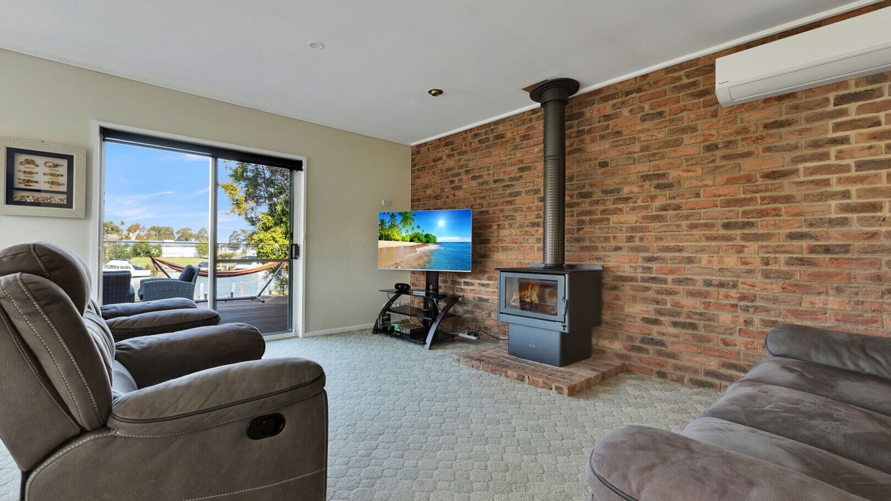 Photo of Livingroom in Paynesville