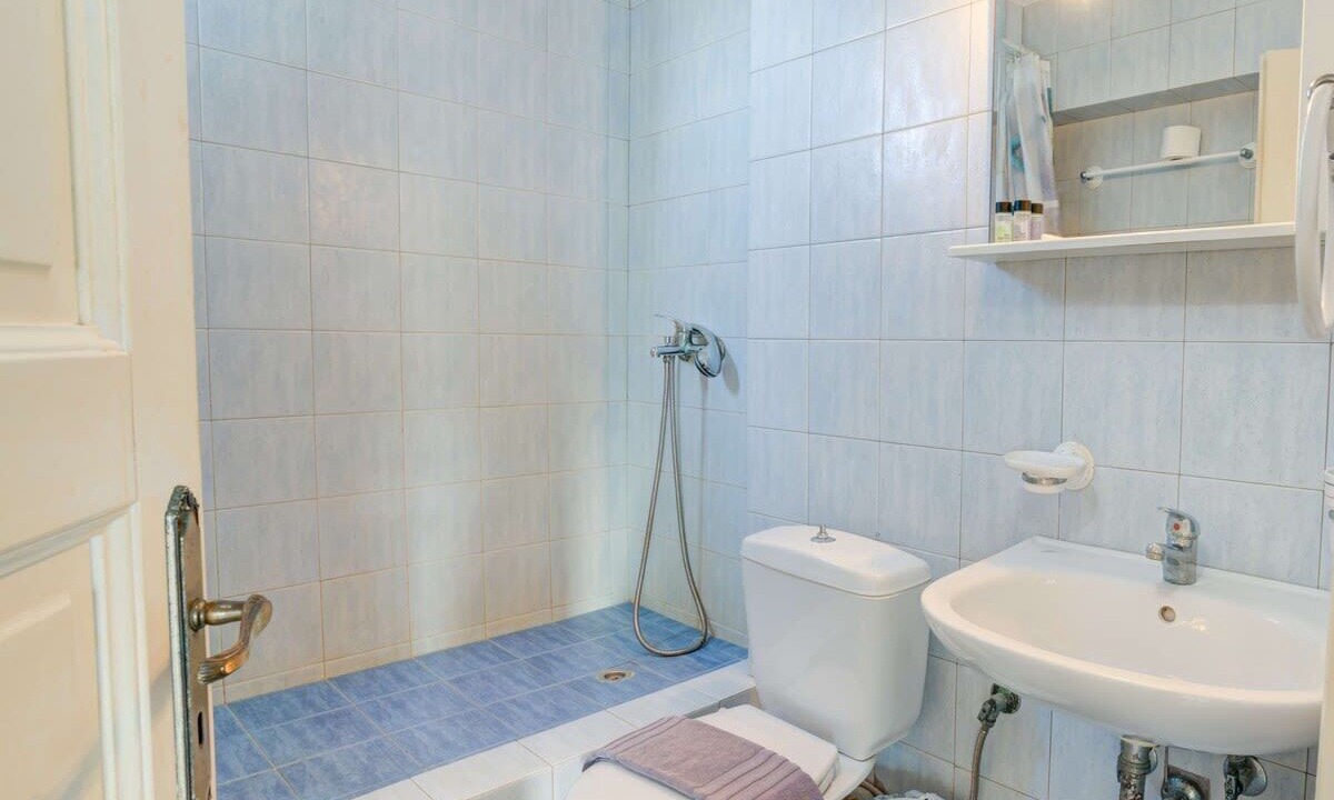 Photo of Bathroom in Ornos