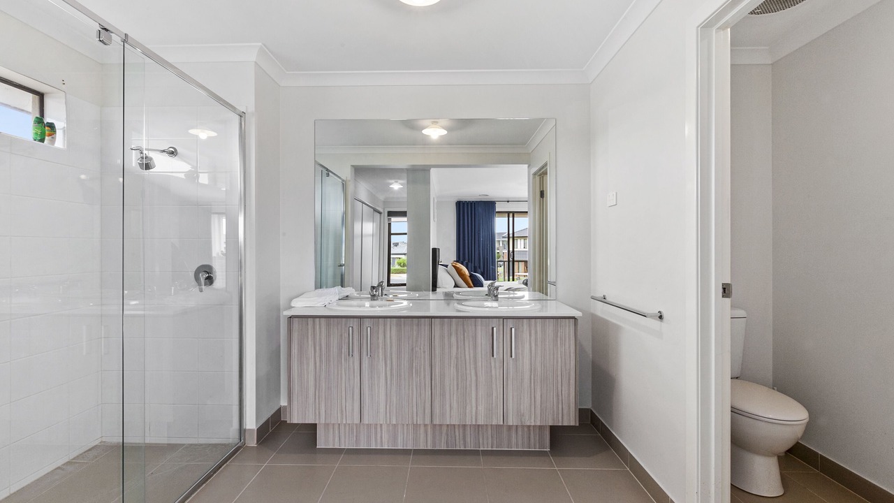 Photo of Bathroom in Sanctuary Lakes