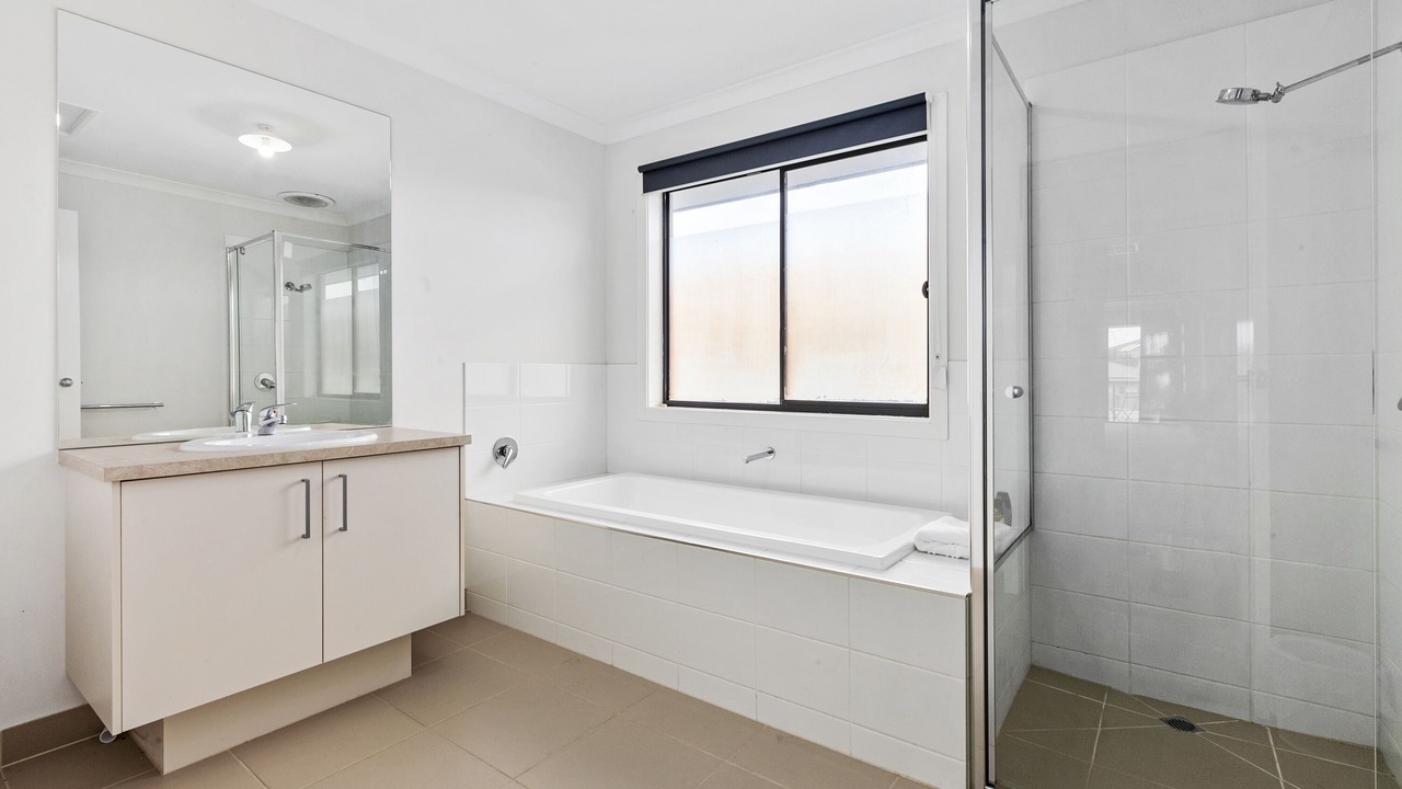 Photo of Bathroom in Sanctuary Lakes