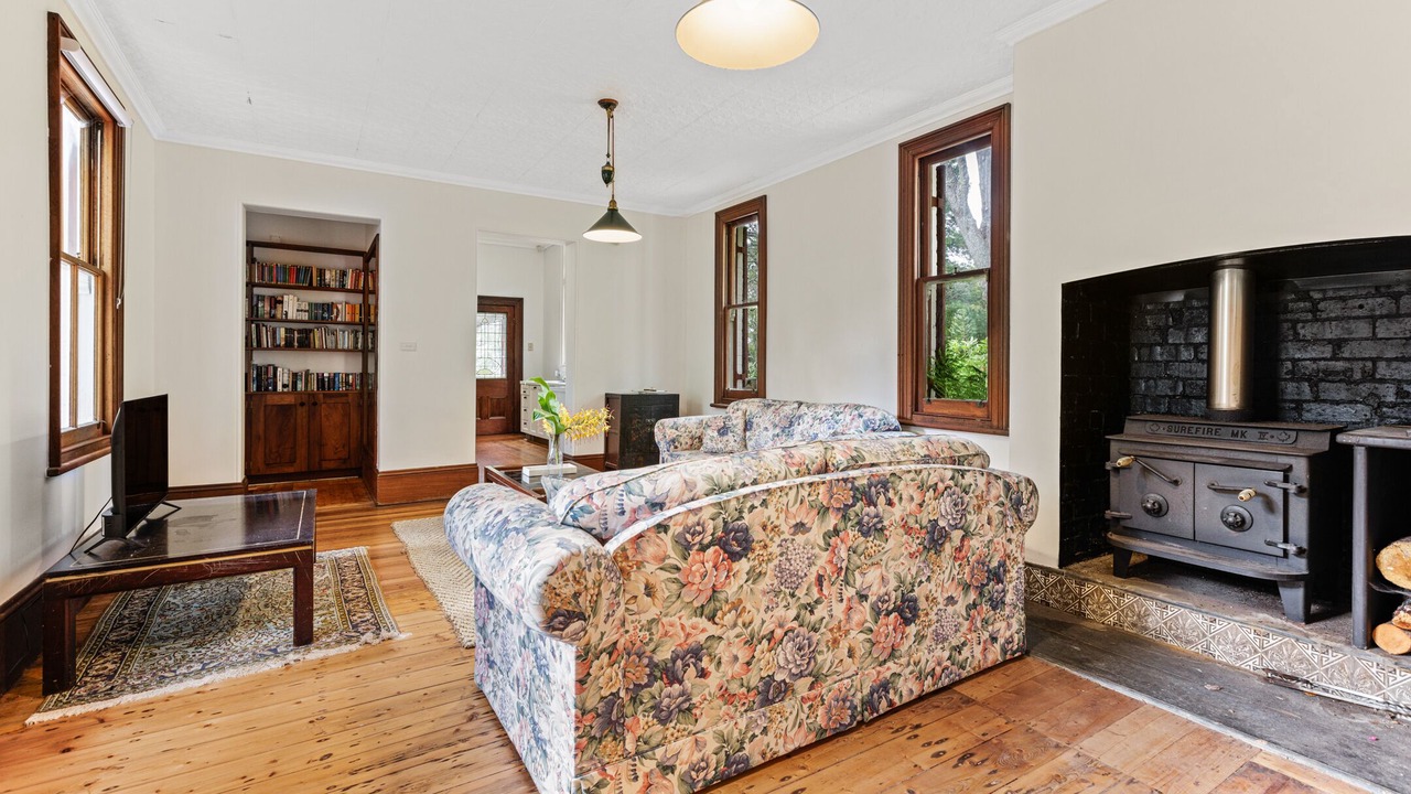 Photo of Livingroom in Blue Mountains City Council
