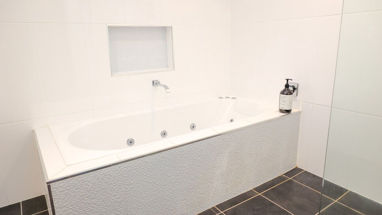 Photo of Bathroom in Turvey Park