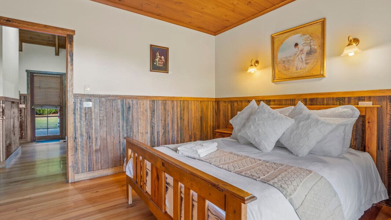 Photo of Bedroom in Badger Creek