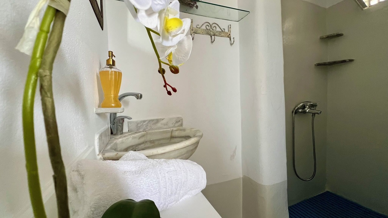Photo of Bathroom in Tourlos
