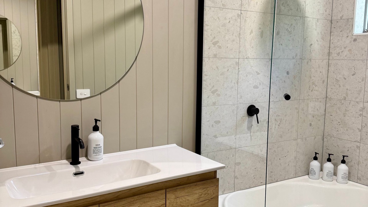 Photo of Bathroom in Sawmill Settlement