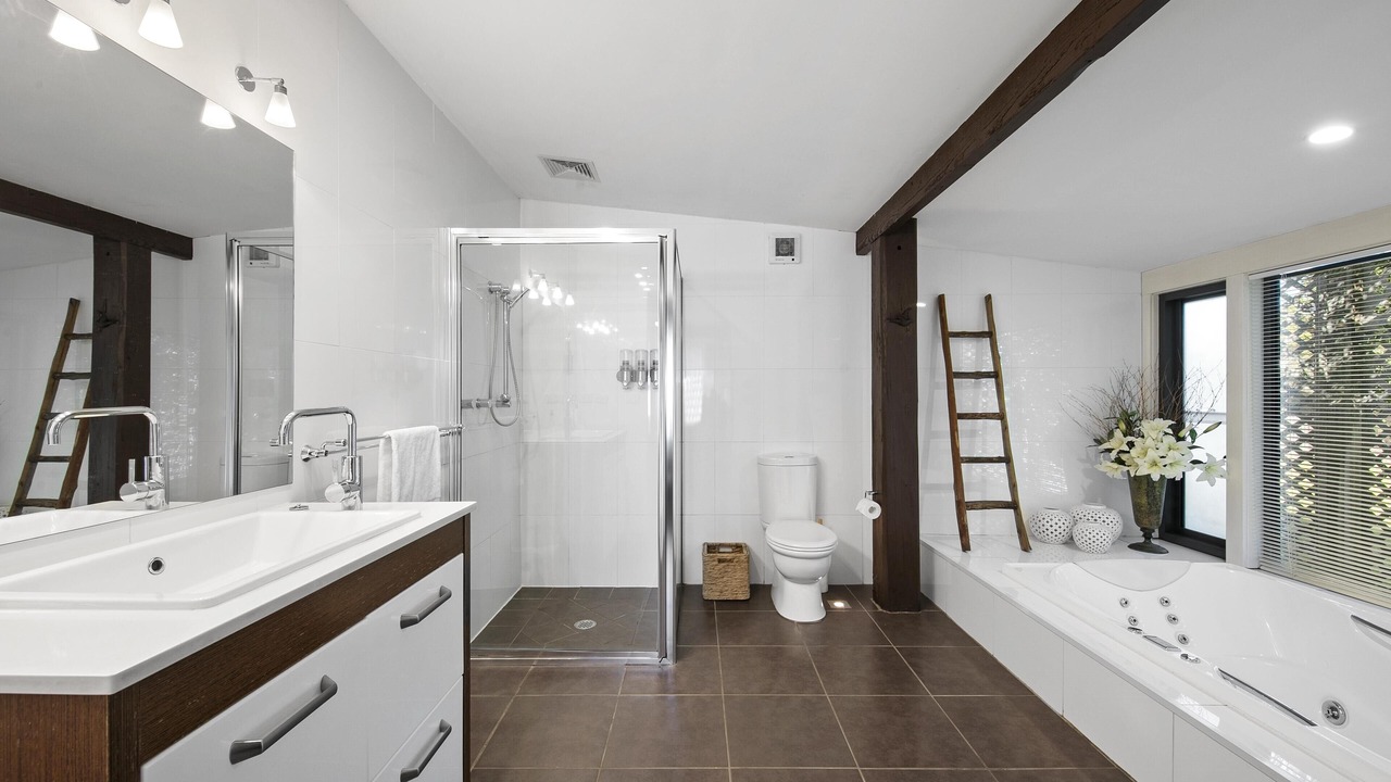 Photo of Bathroom in Broke
