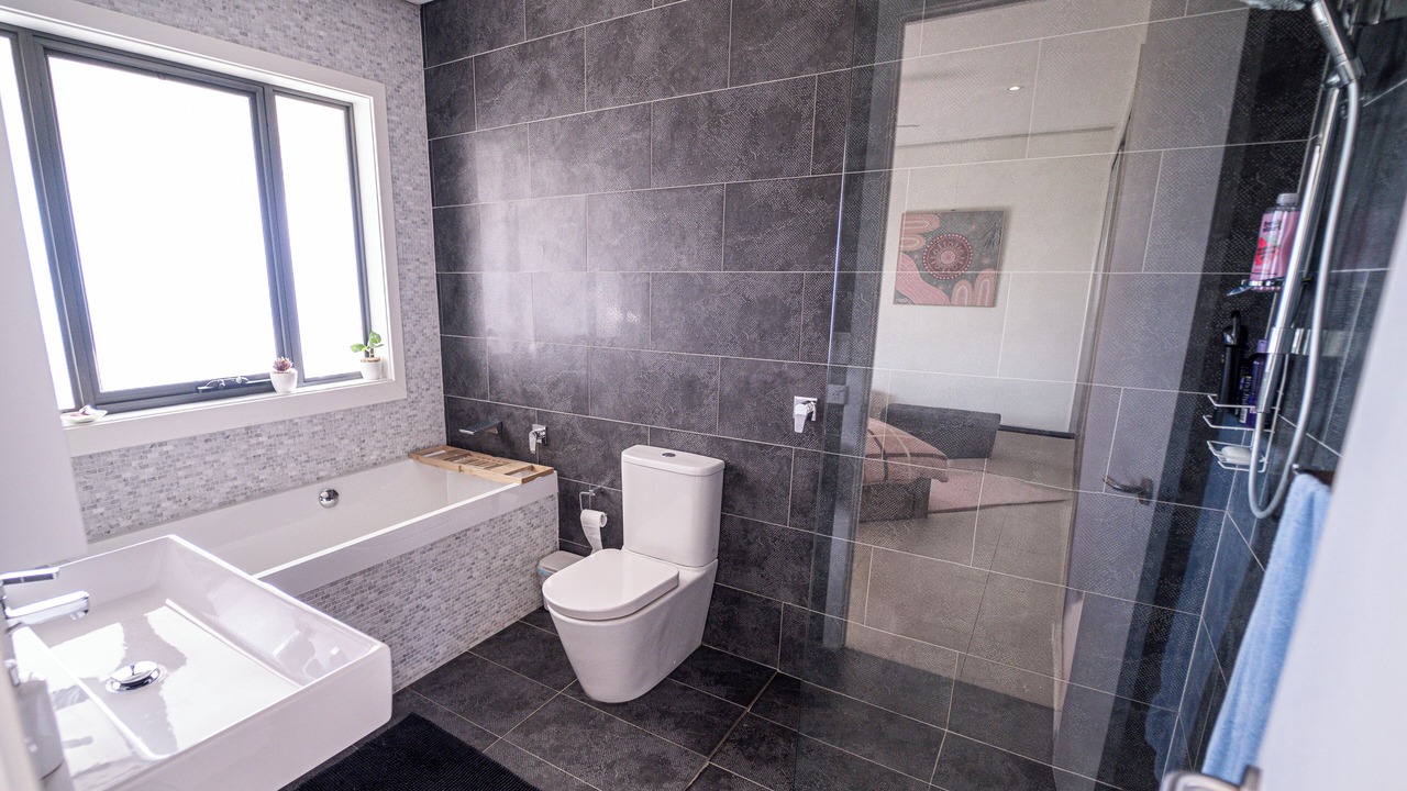 Photo of Bathroom in Razorback