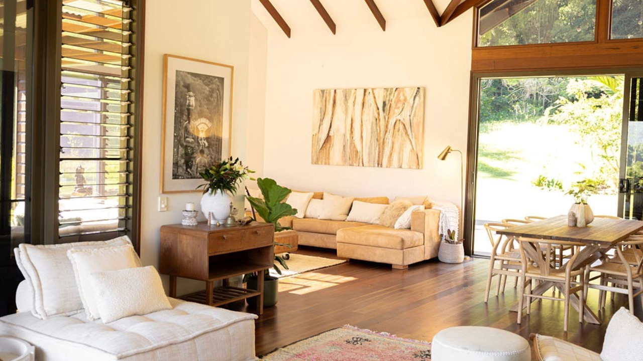 Photo of Livingroom in Main Arm