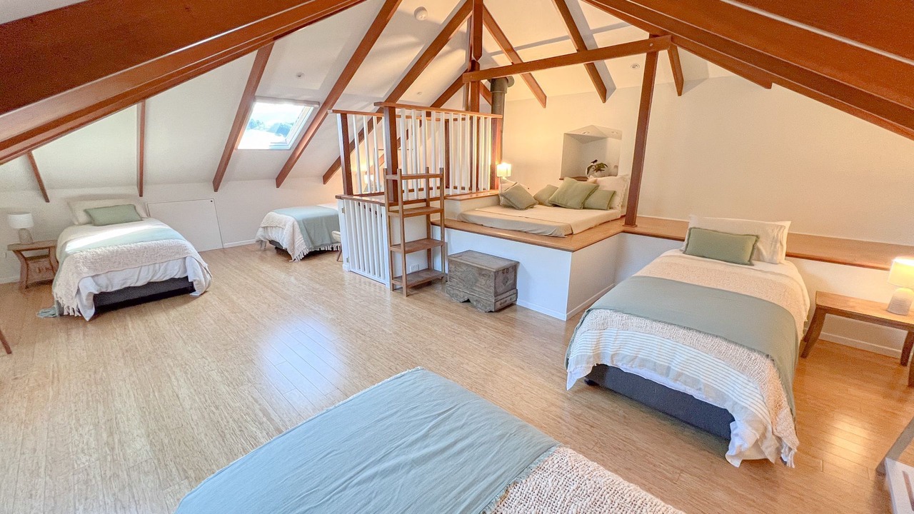 Photo of Bedroom in Main Arm