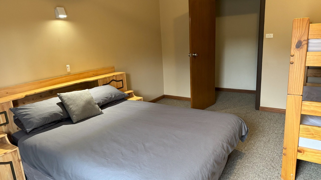 Photo of Bedroom in Duncan