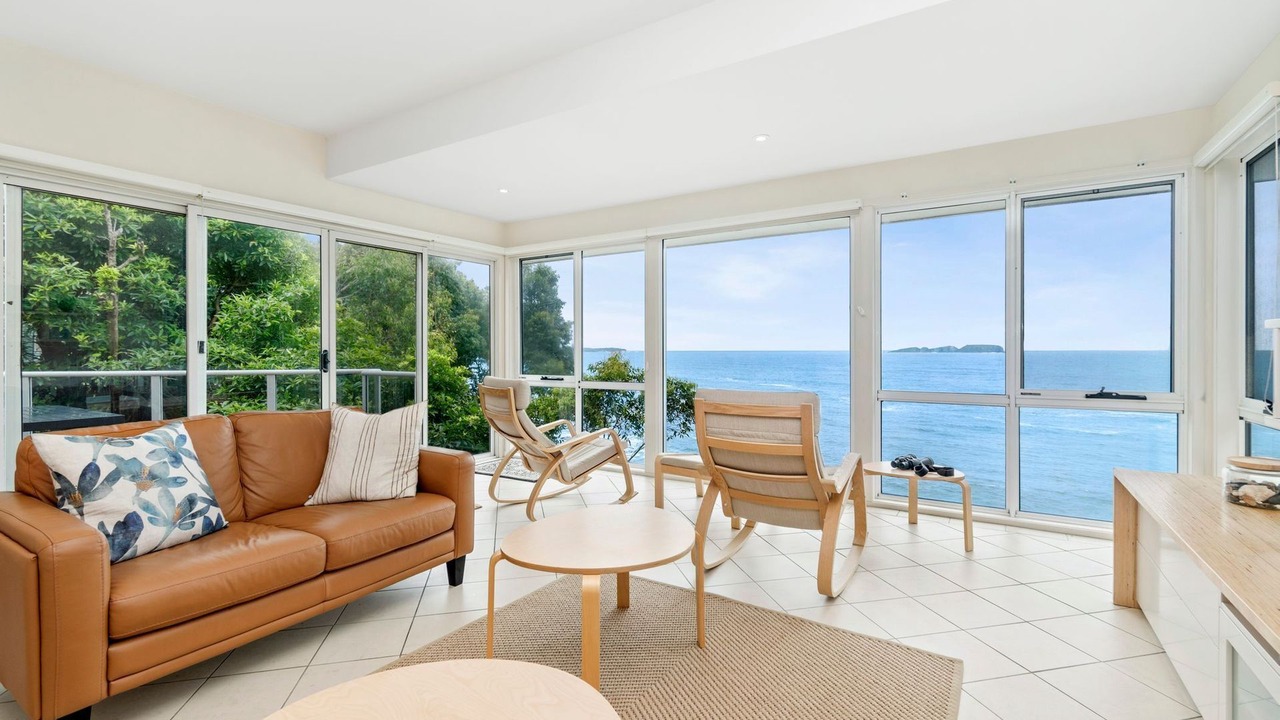 Photo of Livingroom in Denhams Beach