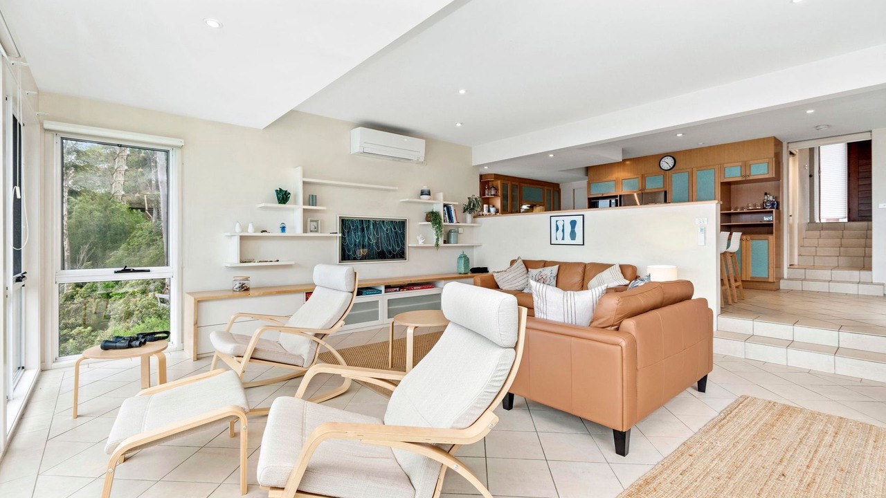 Photo of Livingroom in Denhams Beach