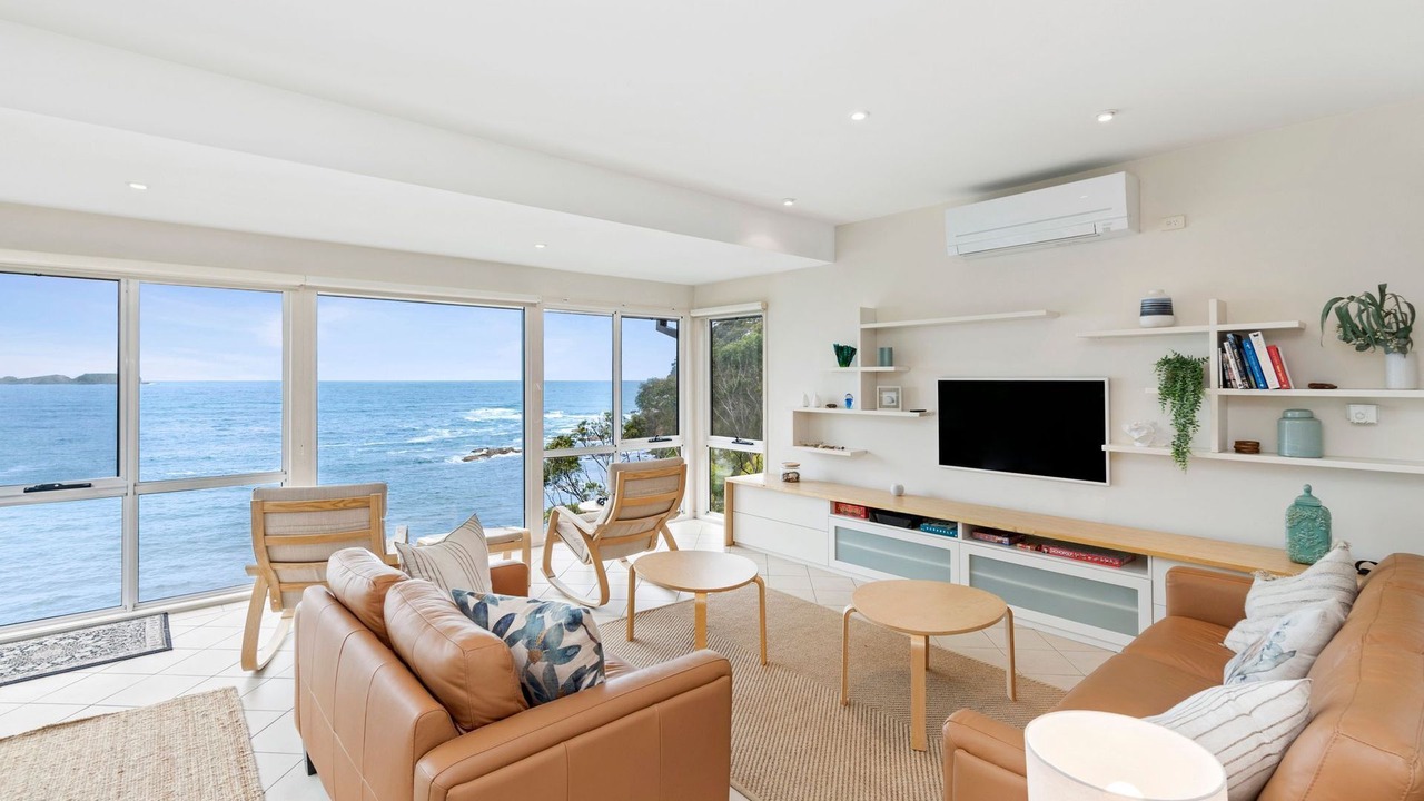 Photo of Livingroom in Denhams Beach