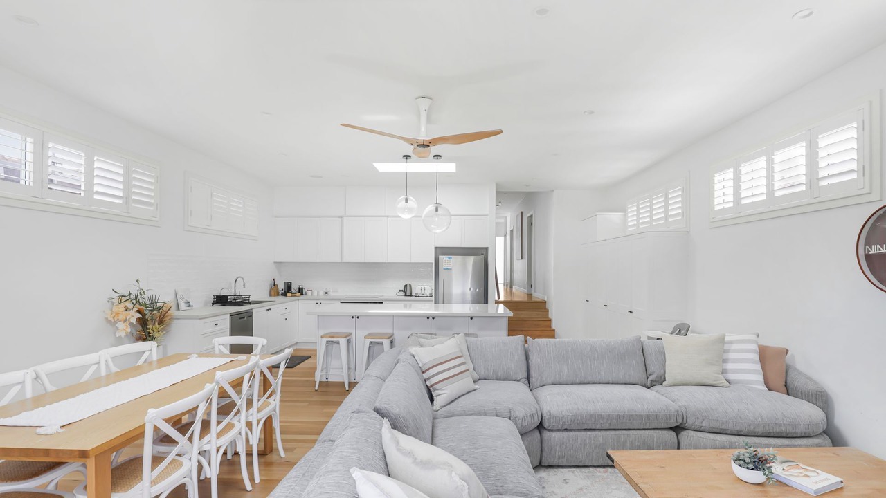 Photo of Livingroom in Warners Bay