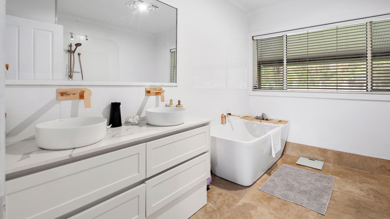 Photo of Bathroom in Fishermans Reach
