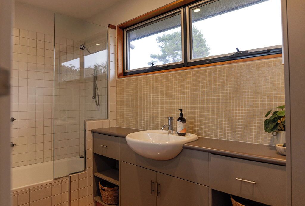 Photo of Bathroom in Binalong Bay