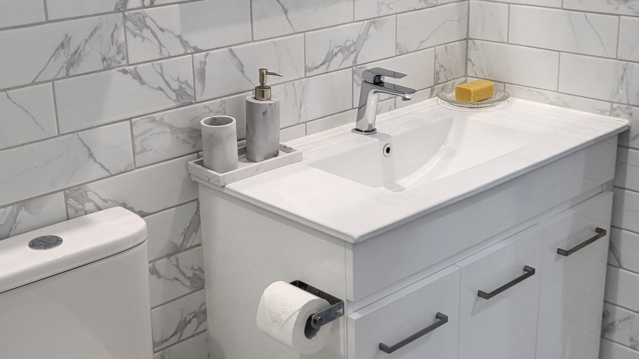 Photo of Bathroom in Taperoo